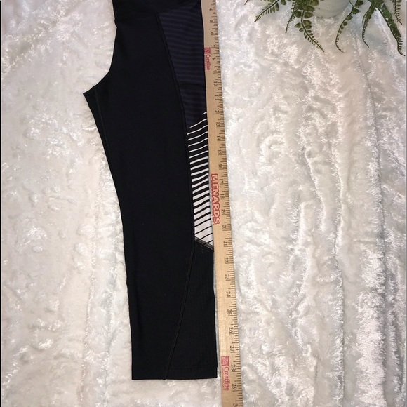 Under Armour 3/4 leggings - Picture 3 of 5